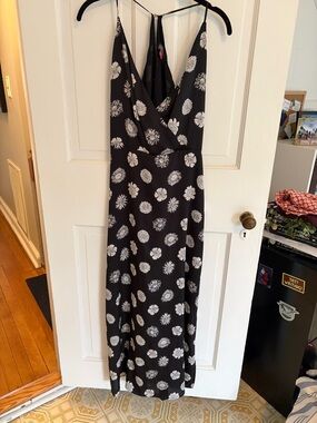 Vince Camuto Black Strappy Floral Maxi Dress with White Daisy Print for spring